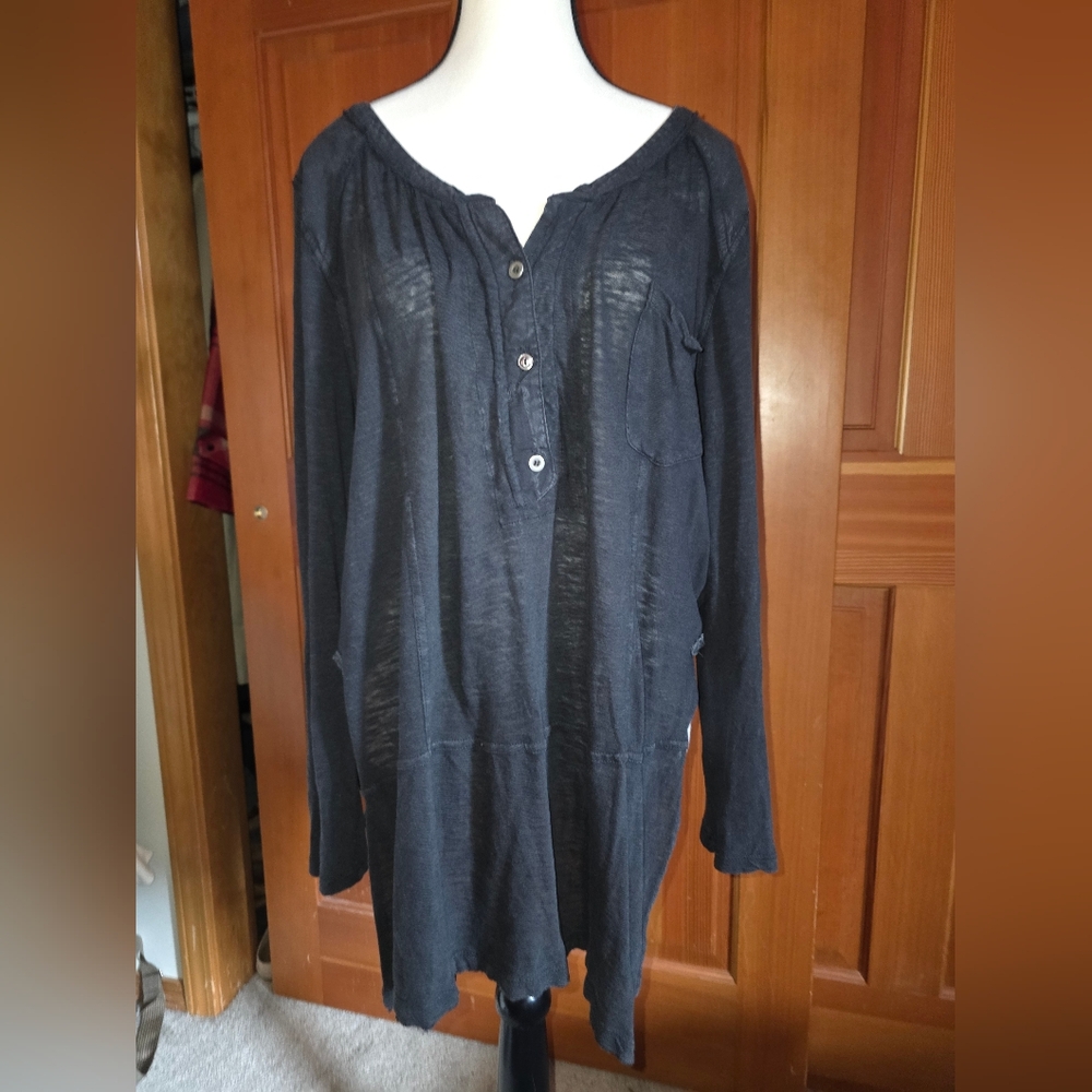 We The Free Black flowy Tunic Button Neck/Sleeve Size L